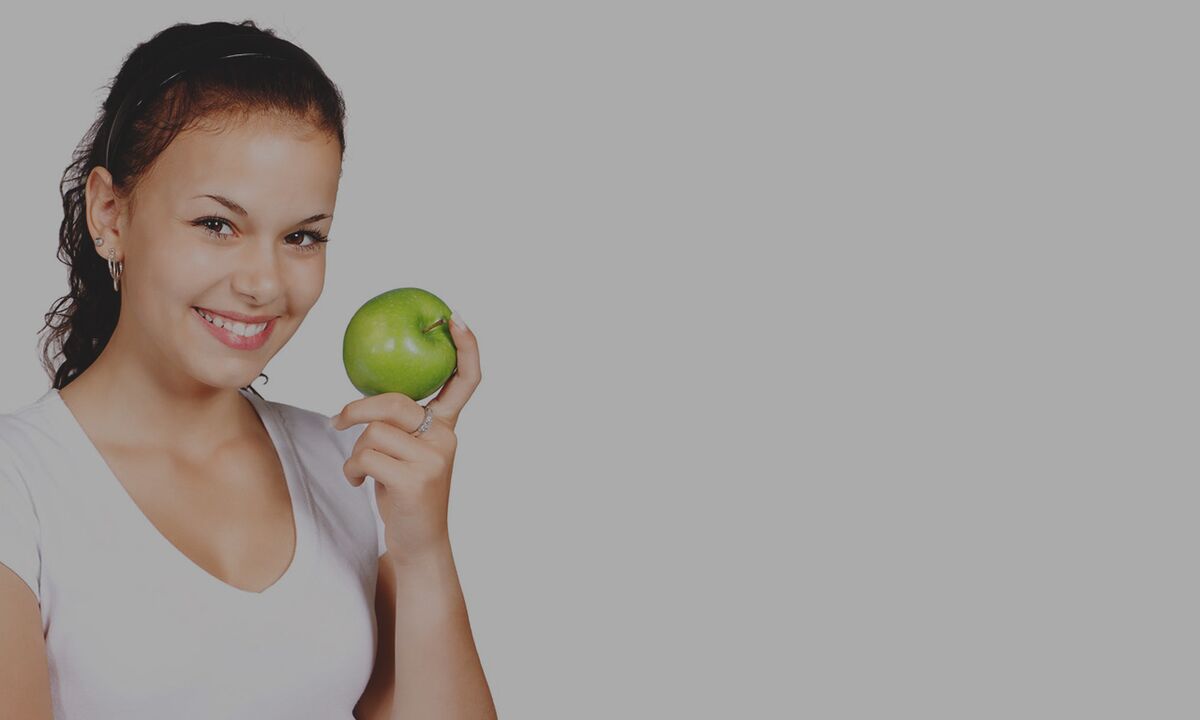Manger une pomme est recommandé pour étouffer la sensation de faim lors d'un régime au sarrasin